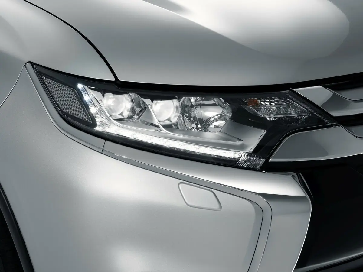Mitsubishi Outlander III Рестайлинг 2 Внедорожник 5 дв. — photo 15