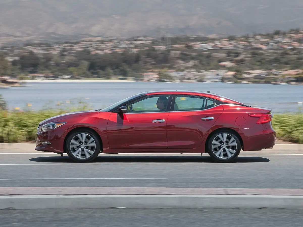 Nissan Maxima VIII (A36) Седан — сүрөт 2