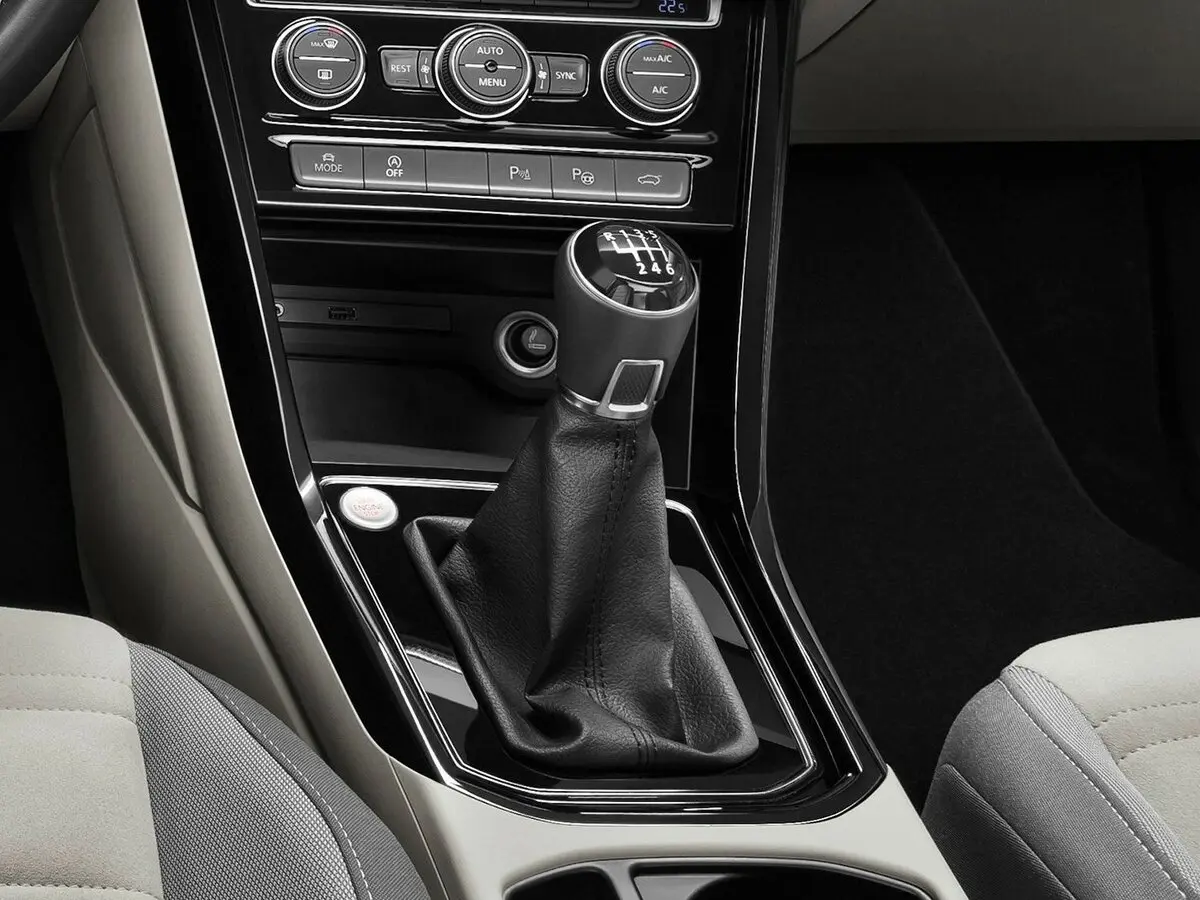 Volkswagen Touran II Компактвэн — сүрөт 12
