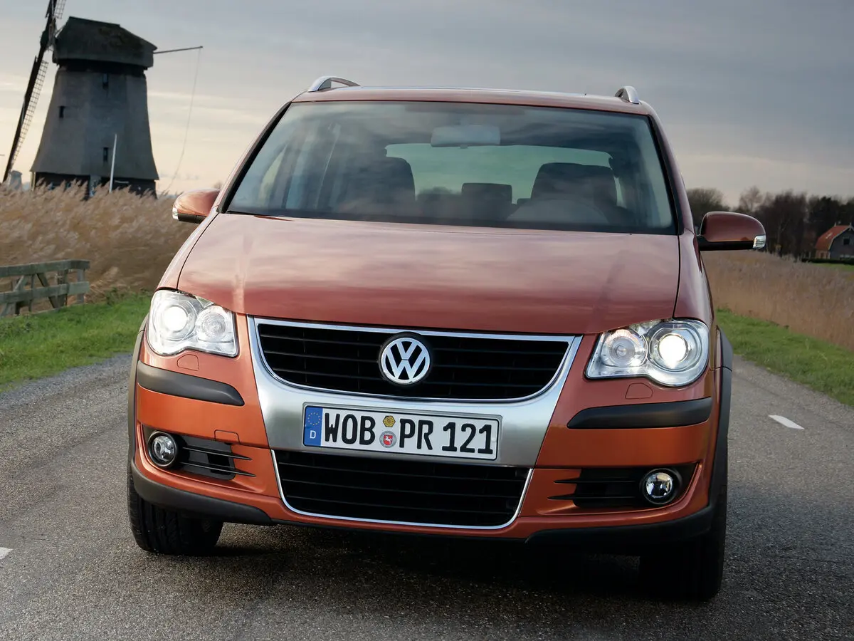 Volkswagen Touran I Рестайлинг Компактвэн Cross — photo 3