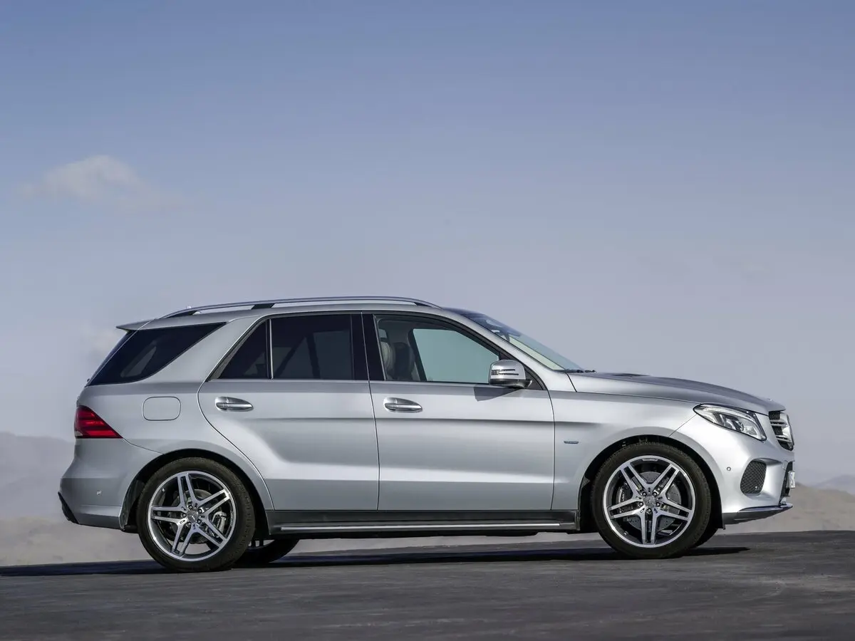 Mercedes-Benz GLE I (W166) Внедорожник 5 дв. — фото 2