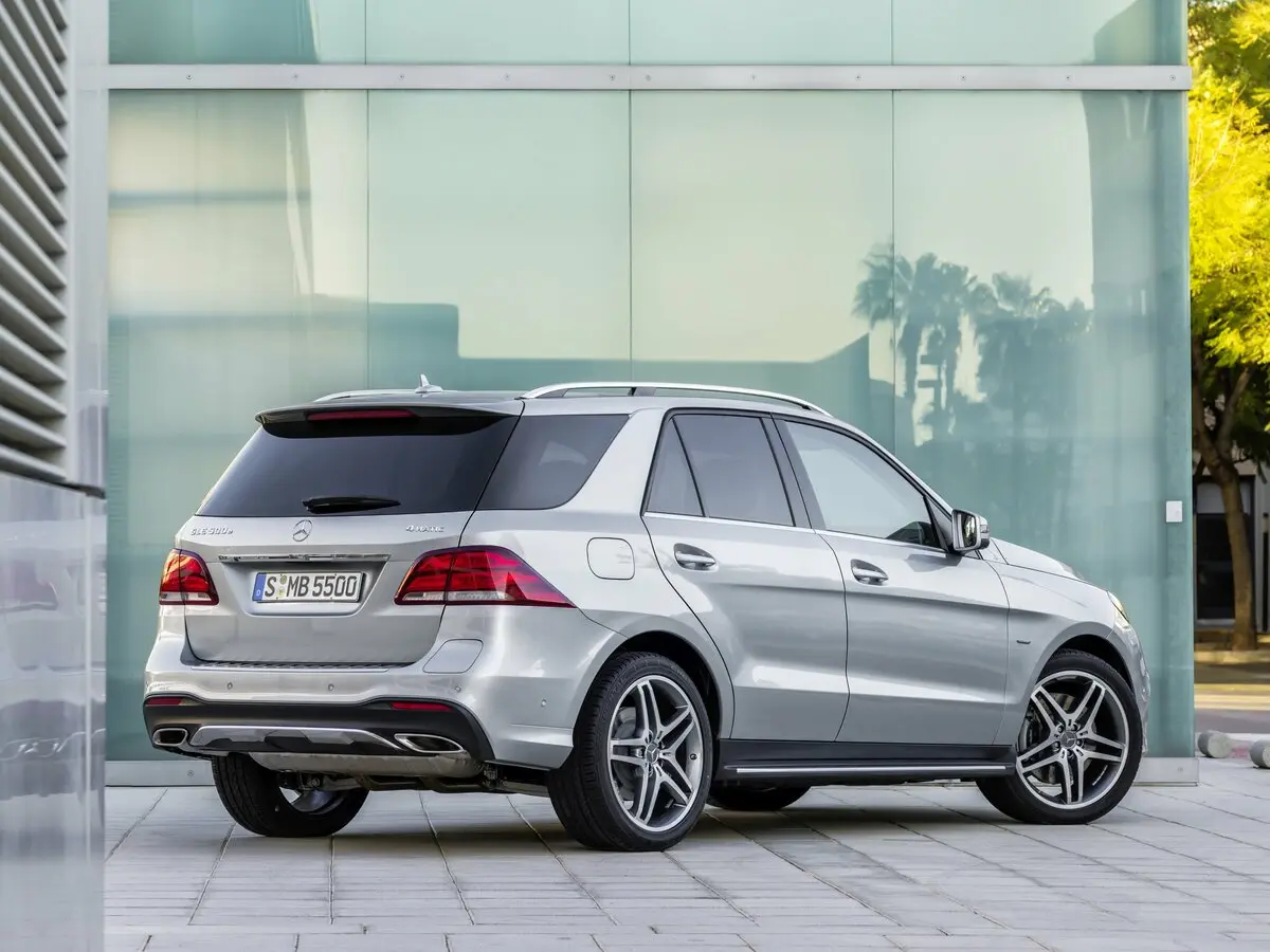 Mercedes-Benz GLE I (W166) Внедорожник 5 дв. — фото 5