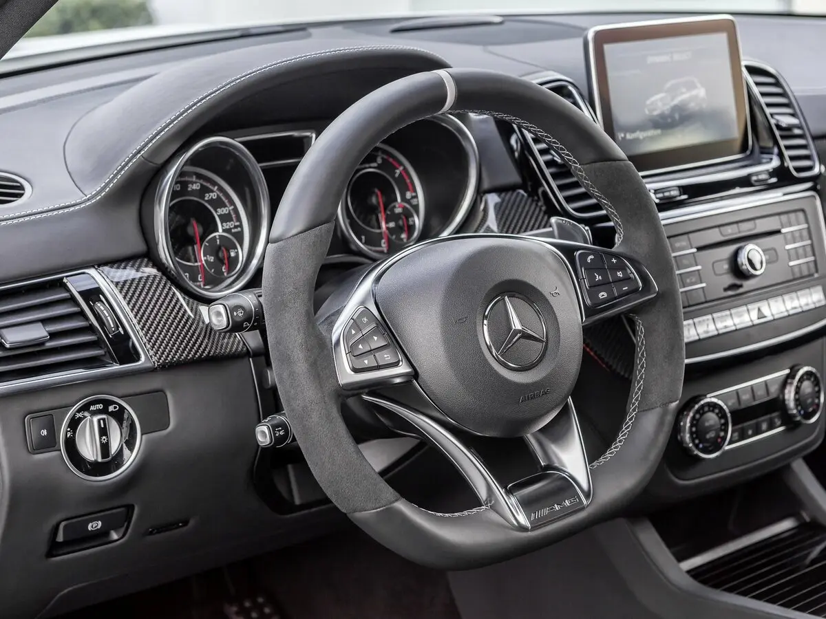 Mercedes-Benz GLE AMG I (W166) Внедорожник 5 дв. — 照片 8