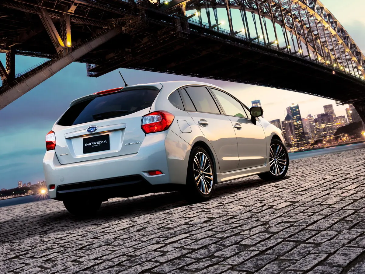 Subaru Impreza IV Рестайлинг Хэтчбек 5 дв. — фото 3