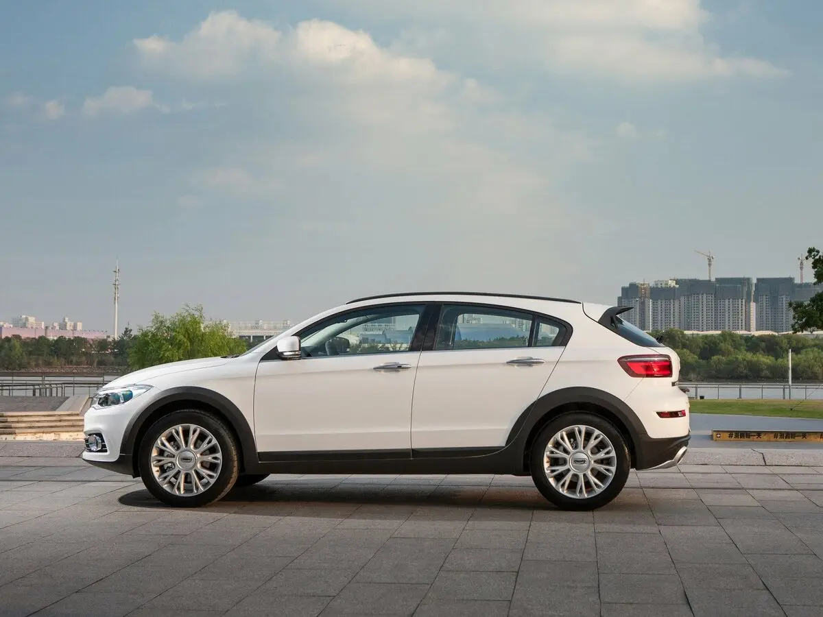 Qoros 3 2014 – 2022 Хэтчбек 5 дв. City SUV — сүрөт 2