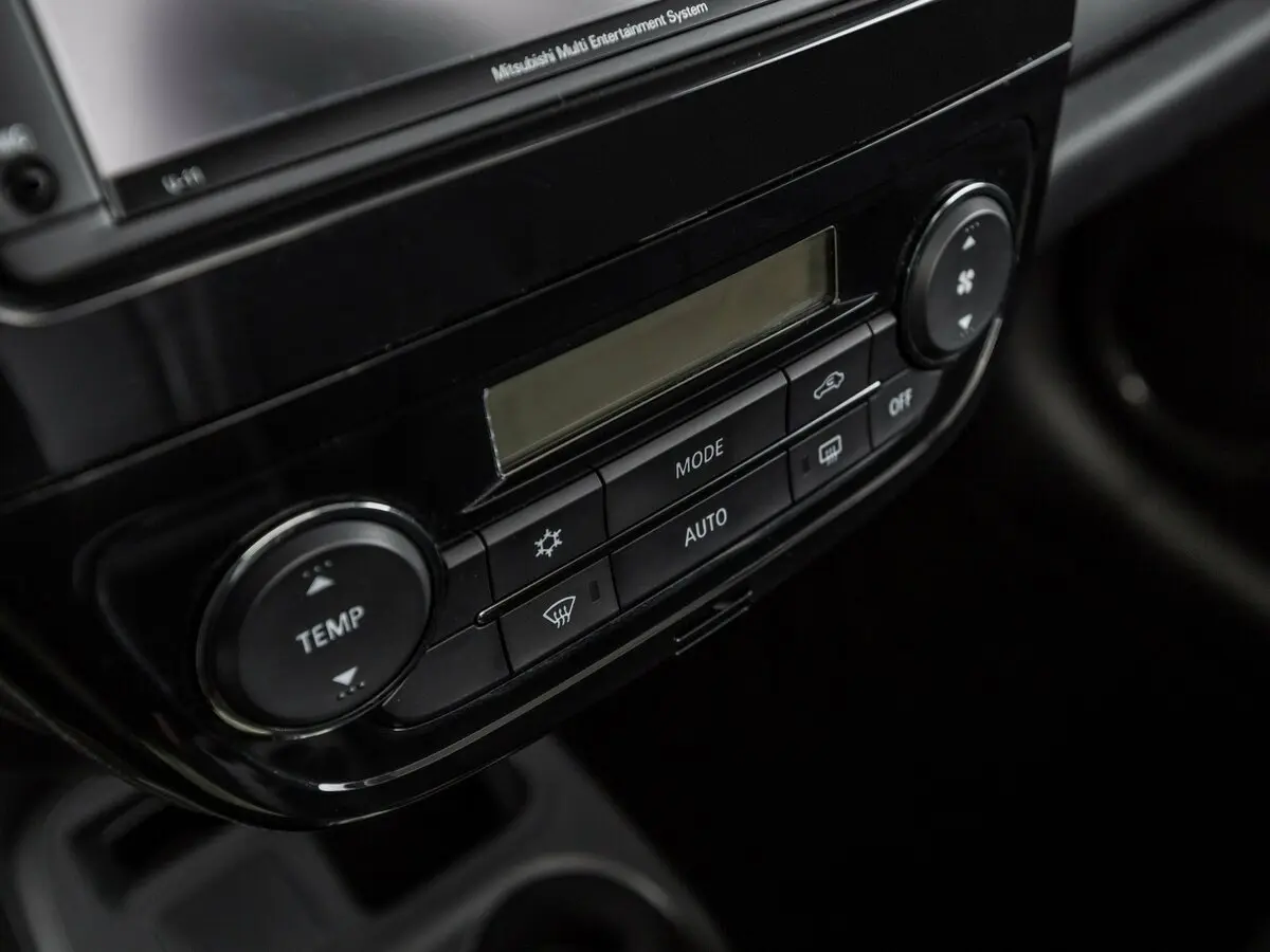 Mitsubishi Mirage VI Хэтчбек 5 дв. — сүрөт 12