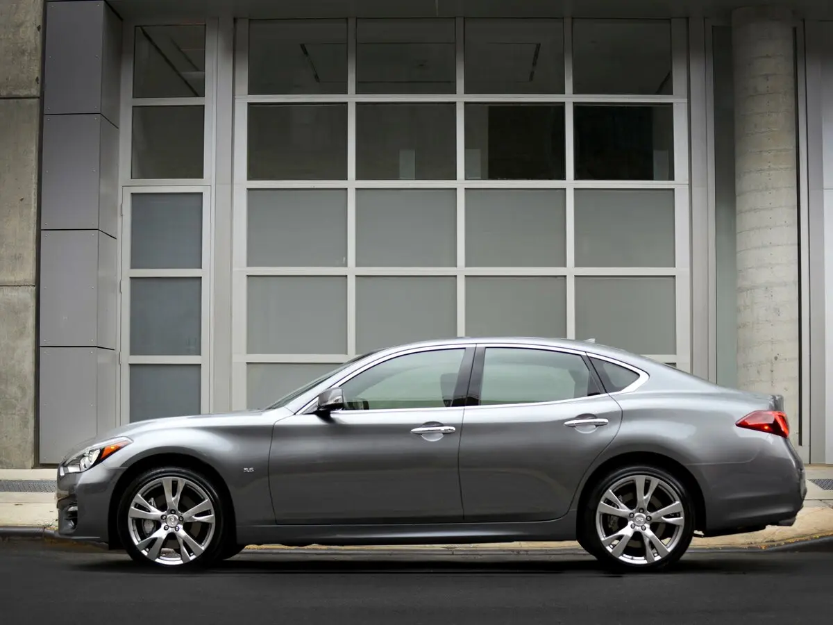 Infiniti Q70 I Рестайлинг Седан — сүрөт 2
