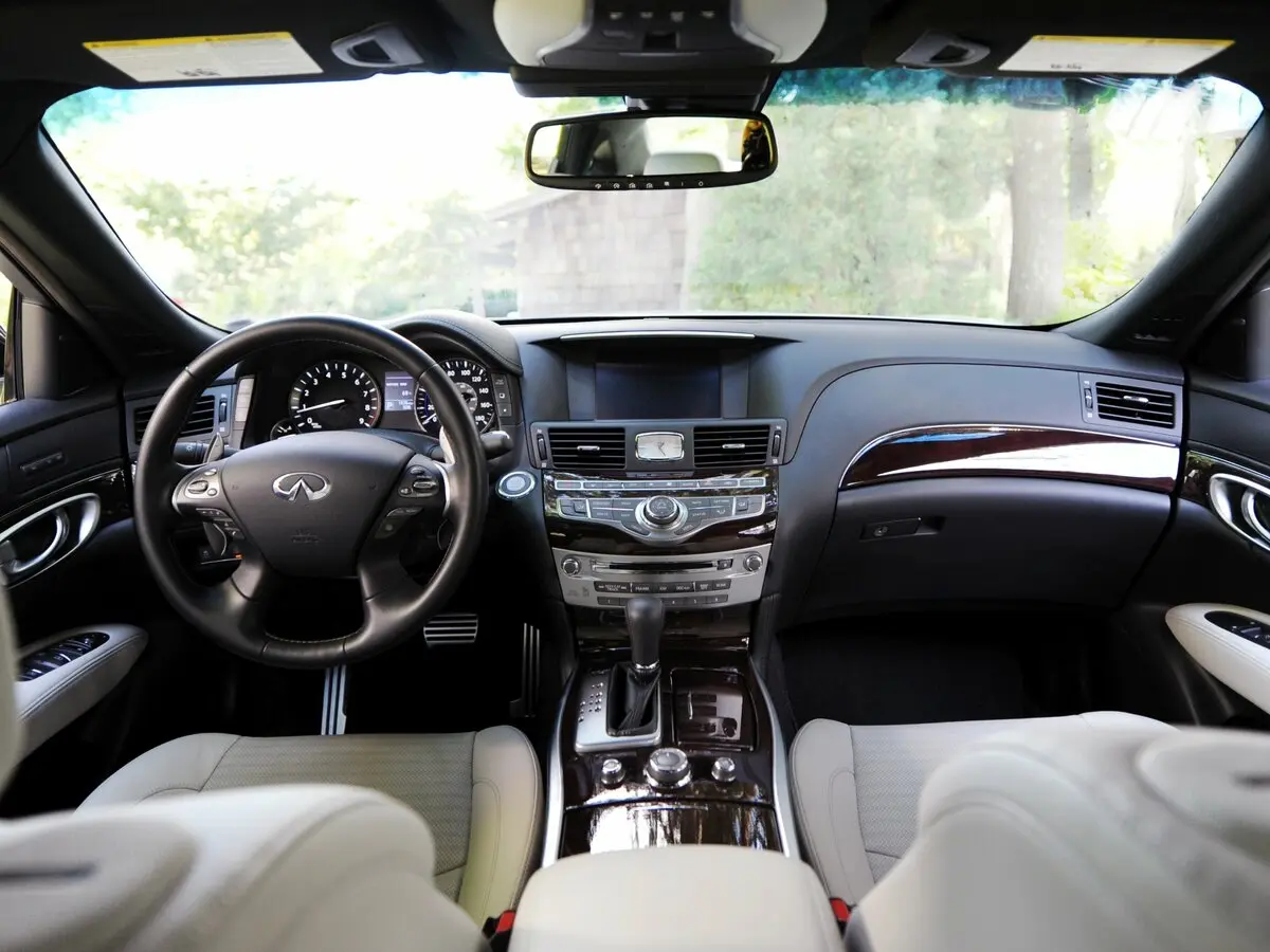 Infiniti Q70 I Рестайлинг Седан — сүрөт 6