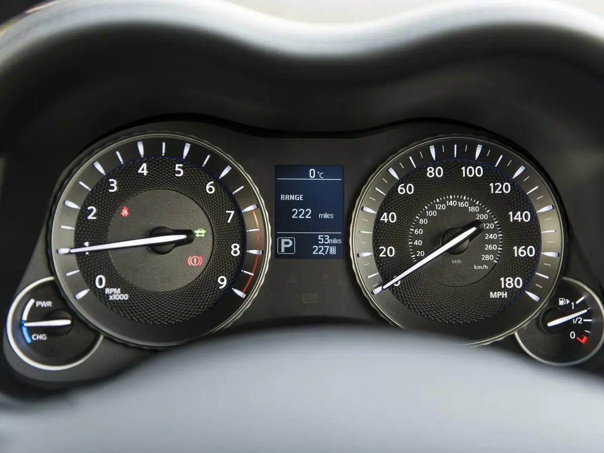 Infiniti Q70 I Рестайлинг Седан — сүрөт 7
