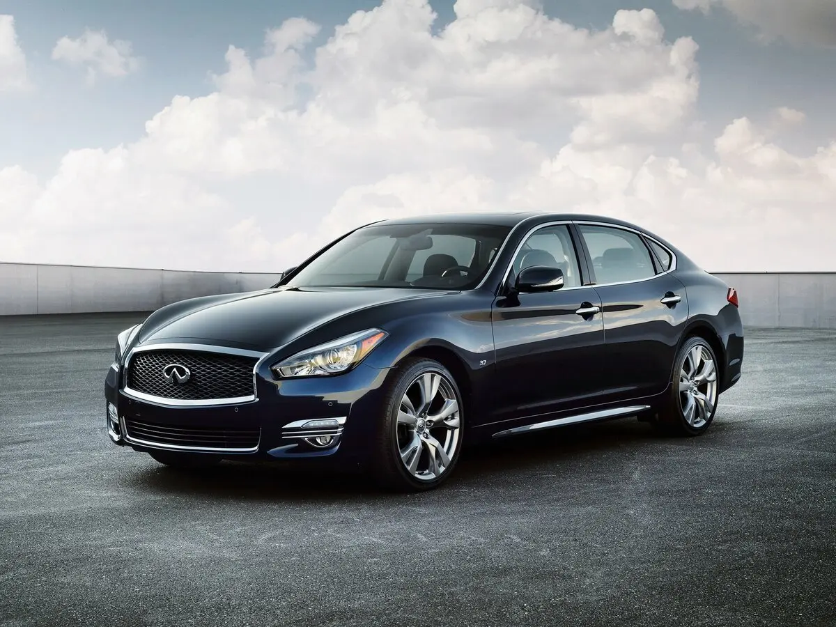 Infiniti Q70 I Рестайлинг Седан Long