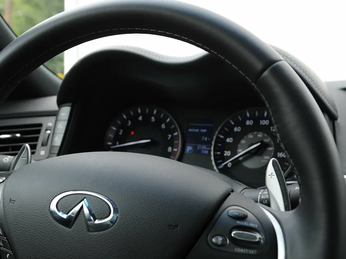 Infiniti Q70 I Рестайлинг Седан Long — сүрөт 8
