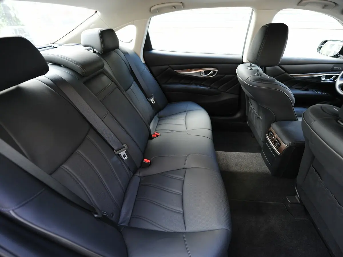 Infiniti Q70 I Рестайлинг Седан Long — сүрөт 10