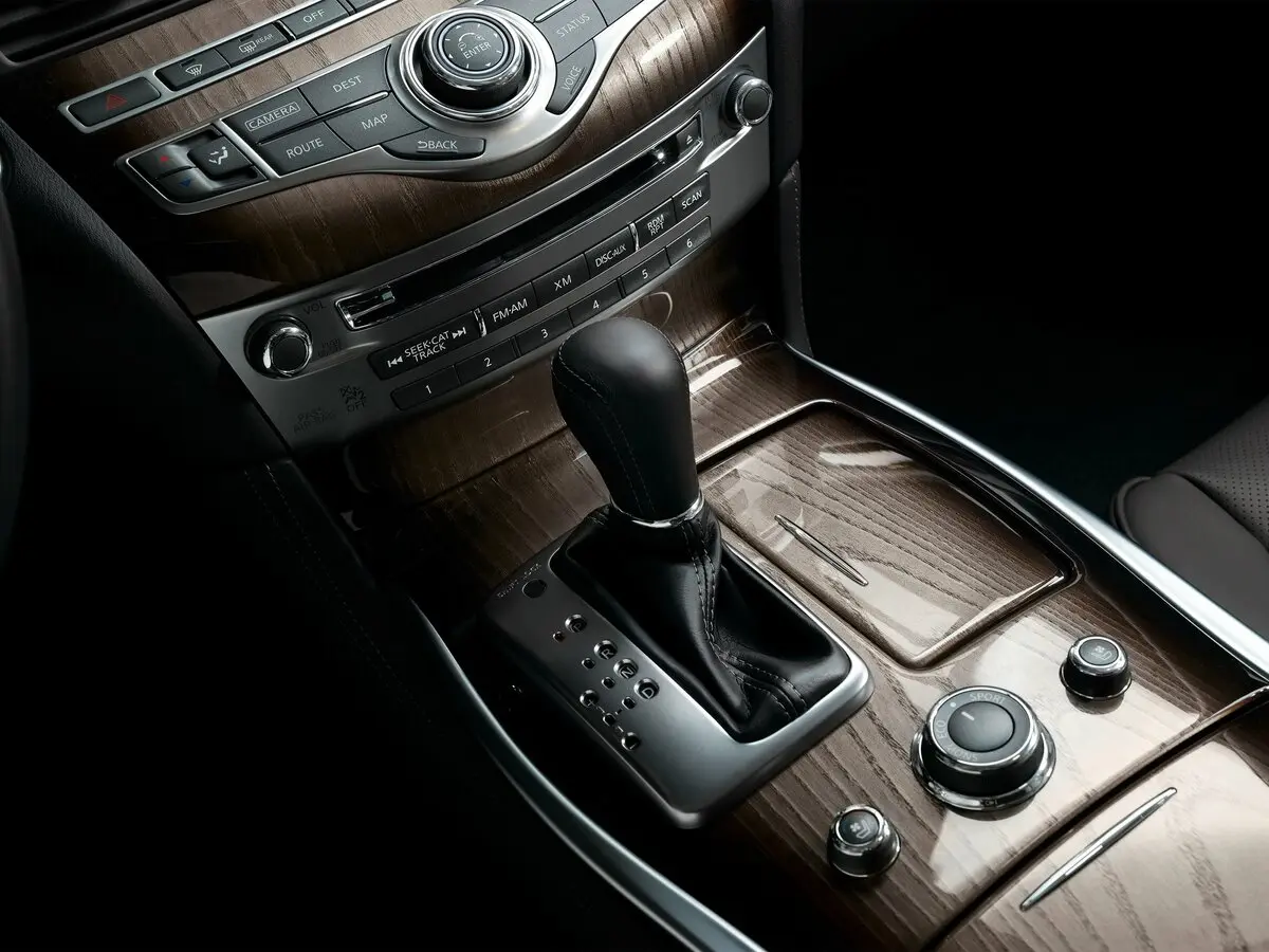 Infiniti Q70 I Рестайлинг Седан Long — сүрөт 13
