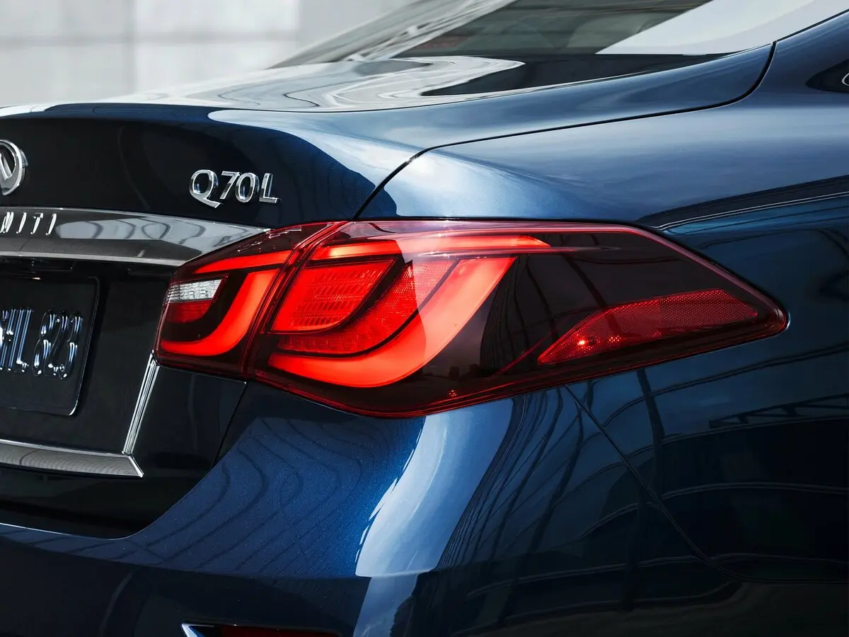 Infiniti Q70 I Рестайлинг Седан Long — сүрөт 15