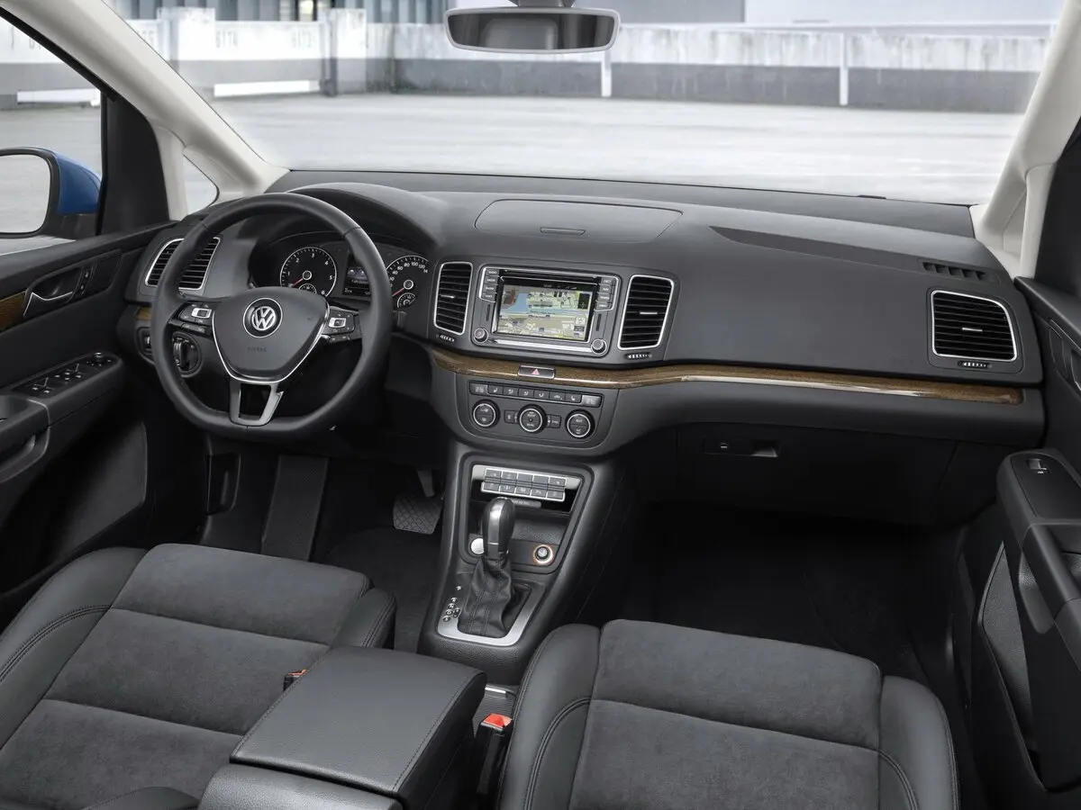 Volkswagen Sharan II Рестайлинг Минивэн — сүрөт 7