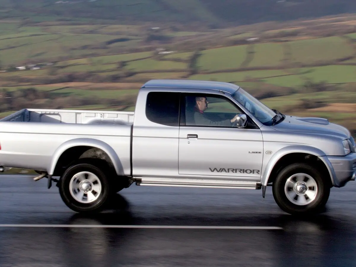 Mitsubishi L200 III Рестайлинг Пикап Полуторная кабина — сүрөт 2