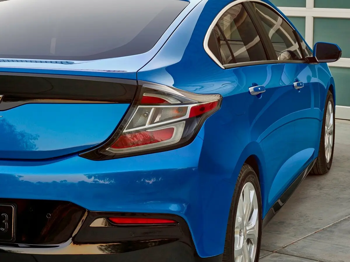 Chevrolet Volt II Хэтчбек 5 дв. — photo 11
