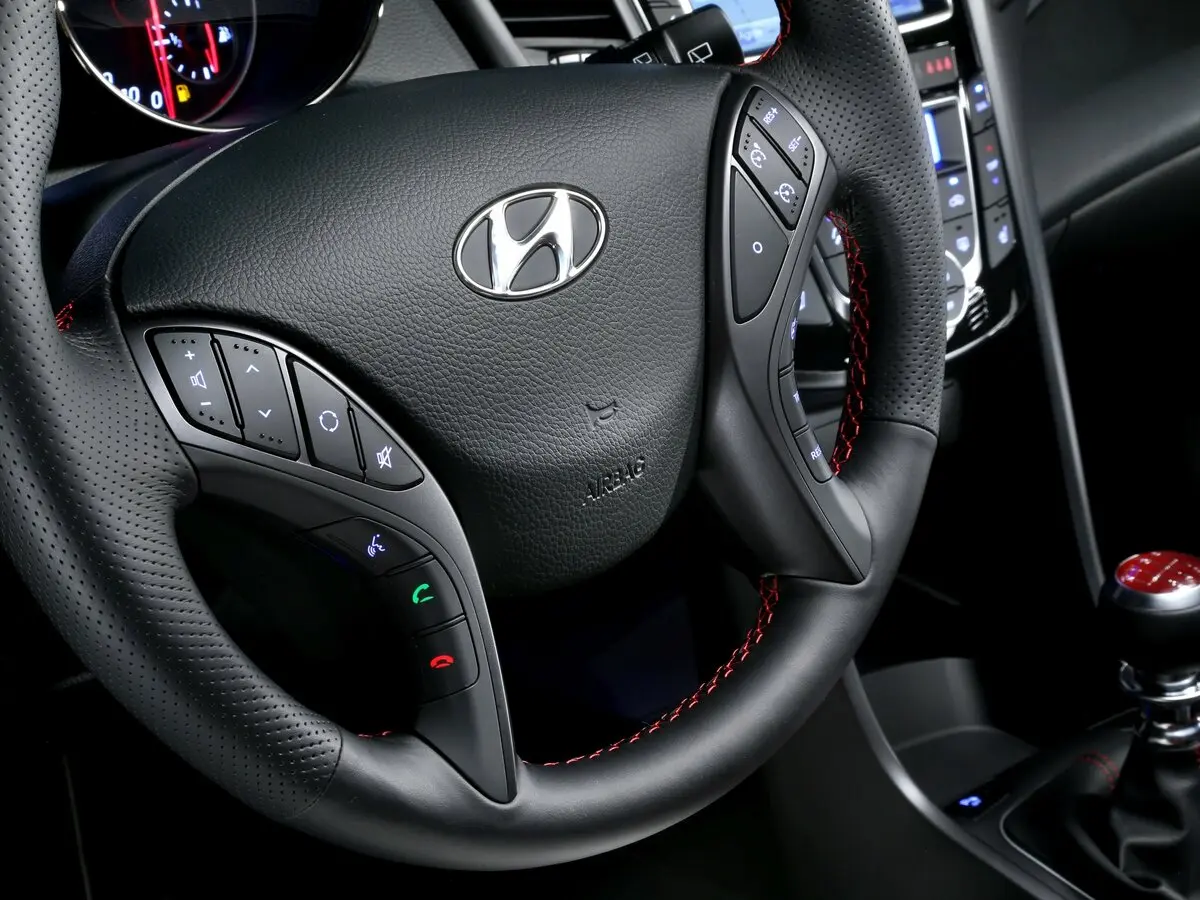 Hyundai i30 II Рестайлинг Хэтчбек 3 дв. — фото 9
