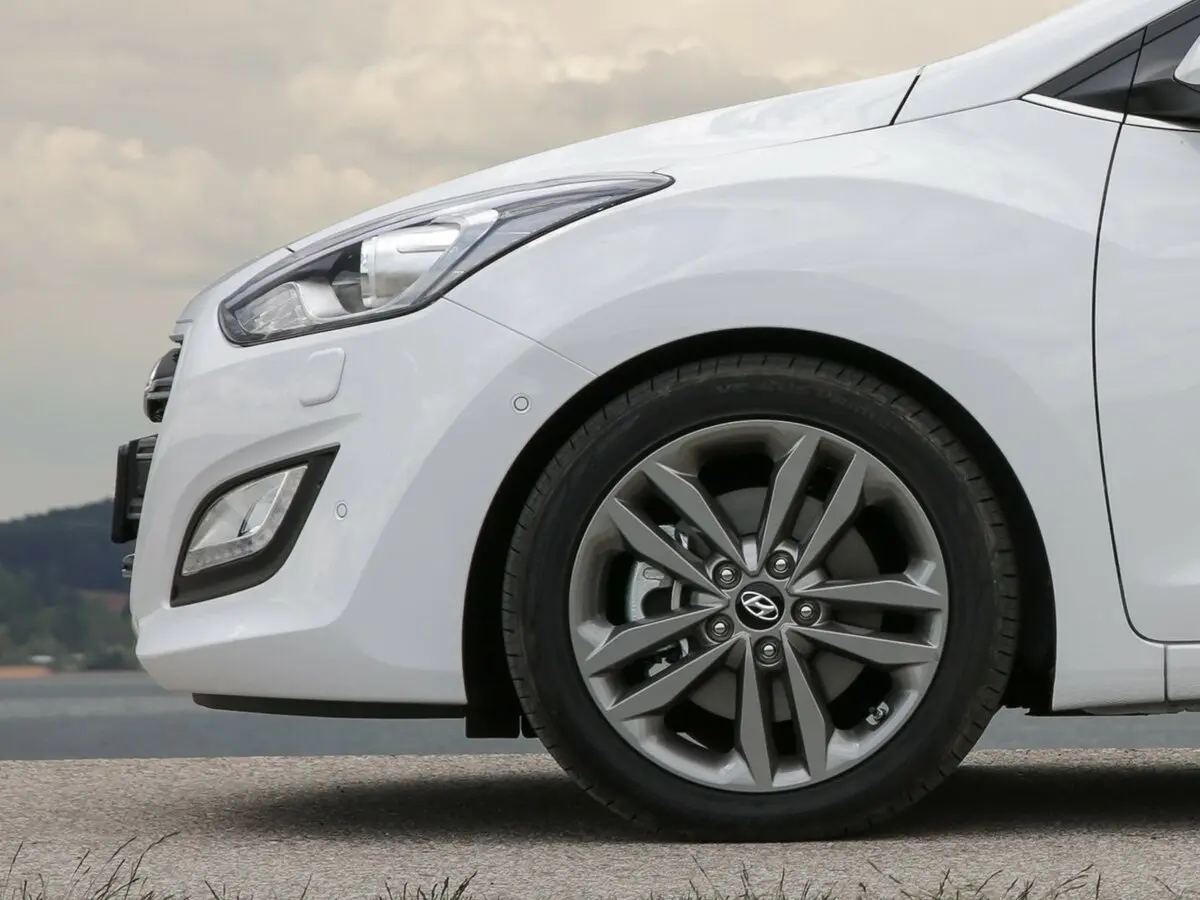 Hyundai i30 II Рестайлинг Универсал 5 дв. — фото 16
