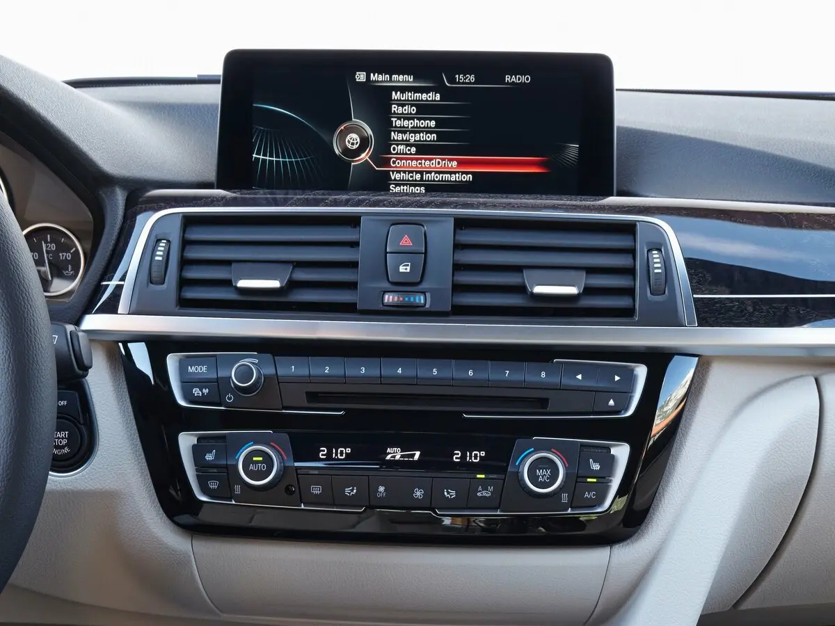 BMW 3 серии VI (F3x) Рестайлинг Седан — сүрөт 17