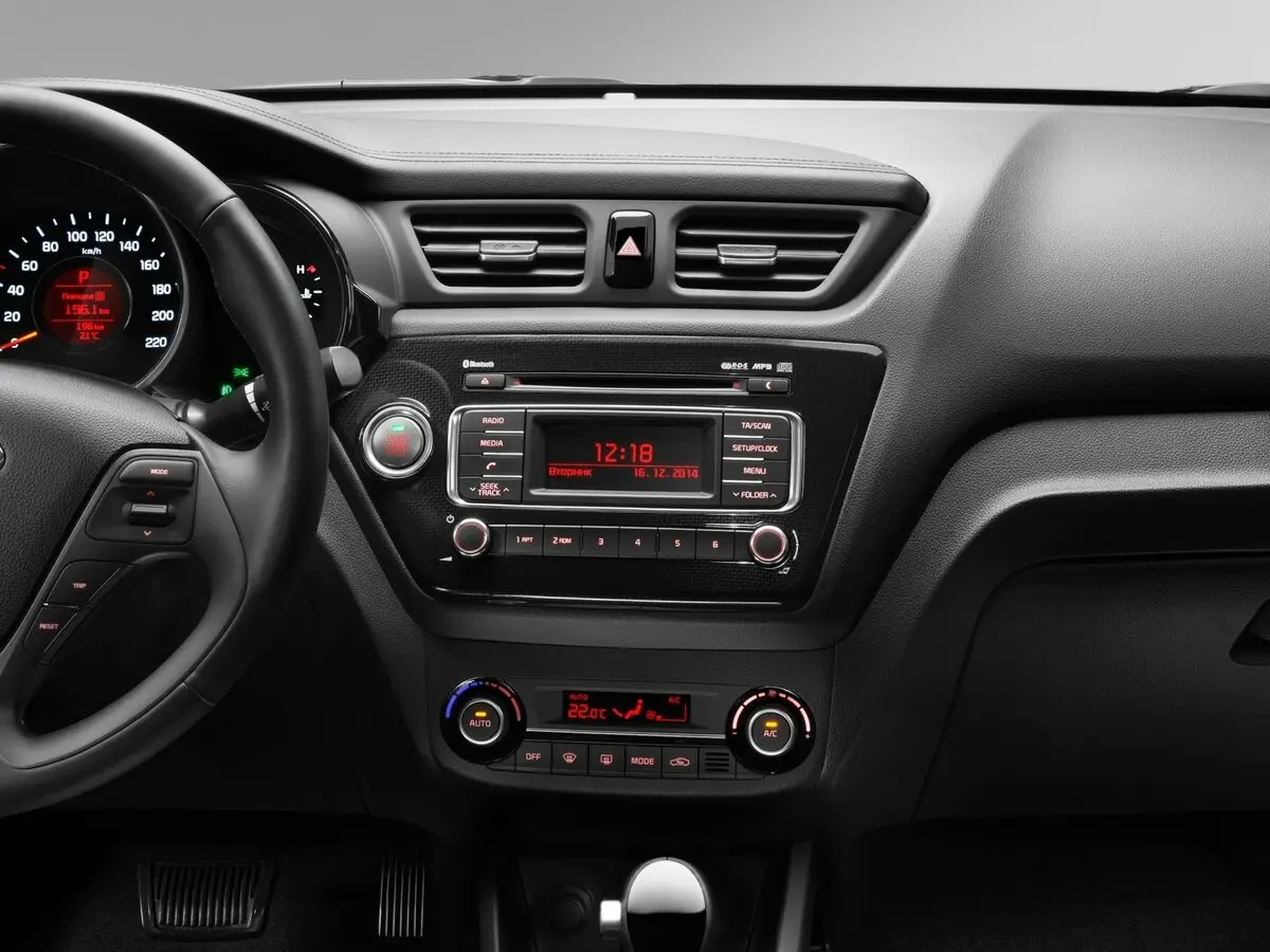 Kia Rio III Рестайлинг Хэтчбек 5 дв. — фото 12