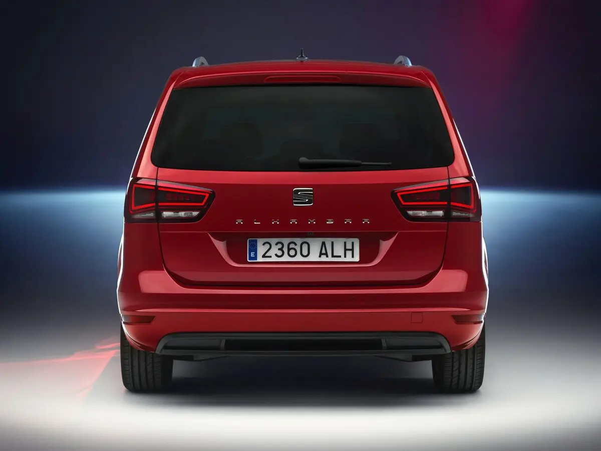 SEAT Alhambra II Рестайлинг Минивэн — 照片 4