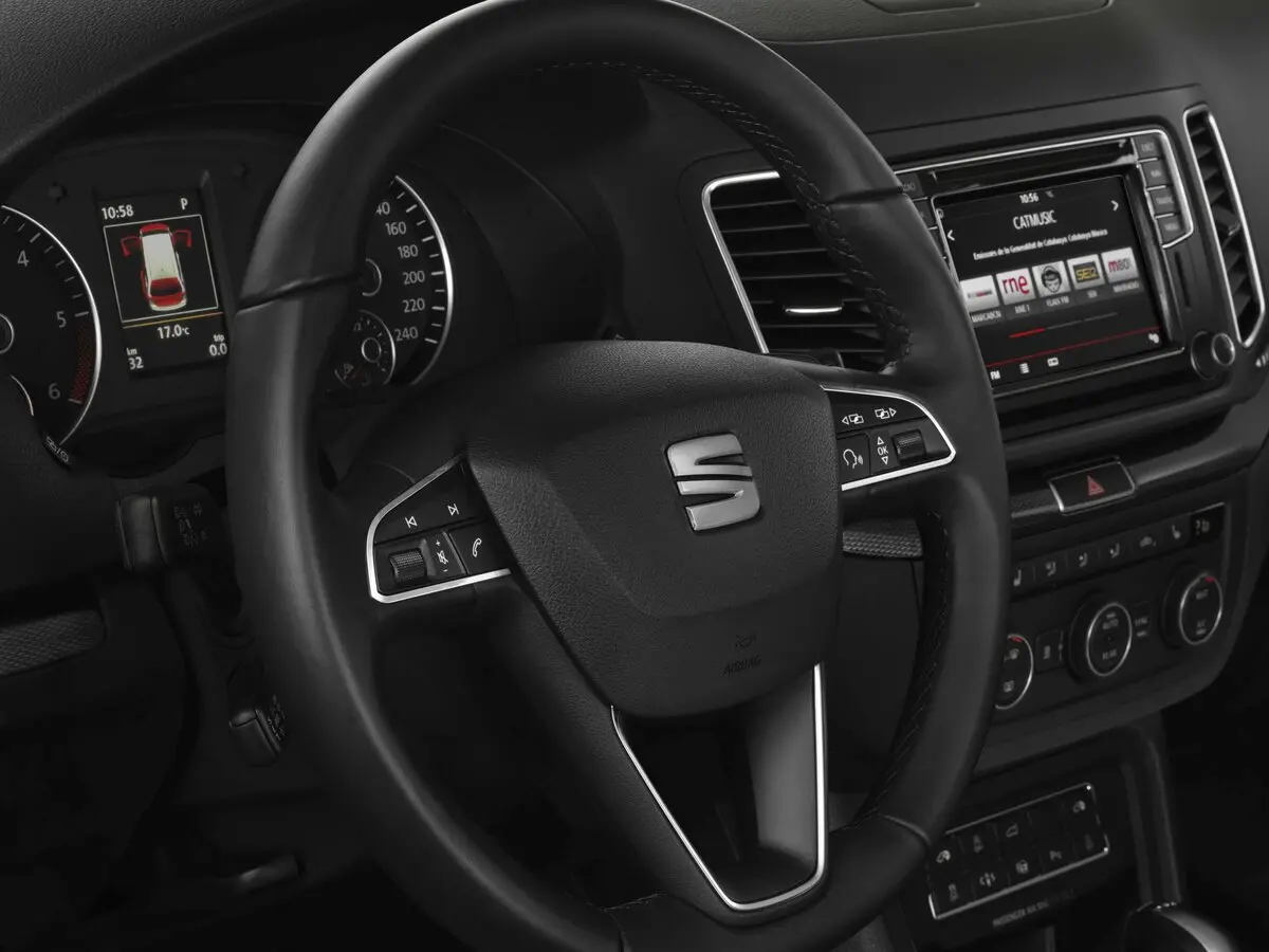 SEAT Alhambra II Рестайлинг Минивэн — 照片 8