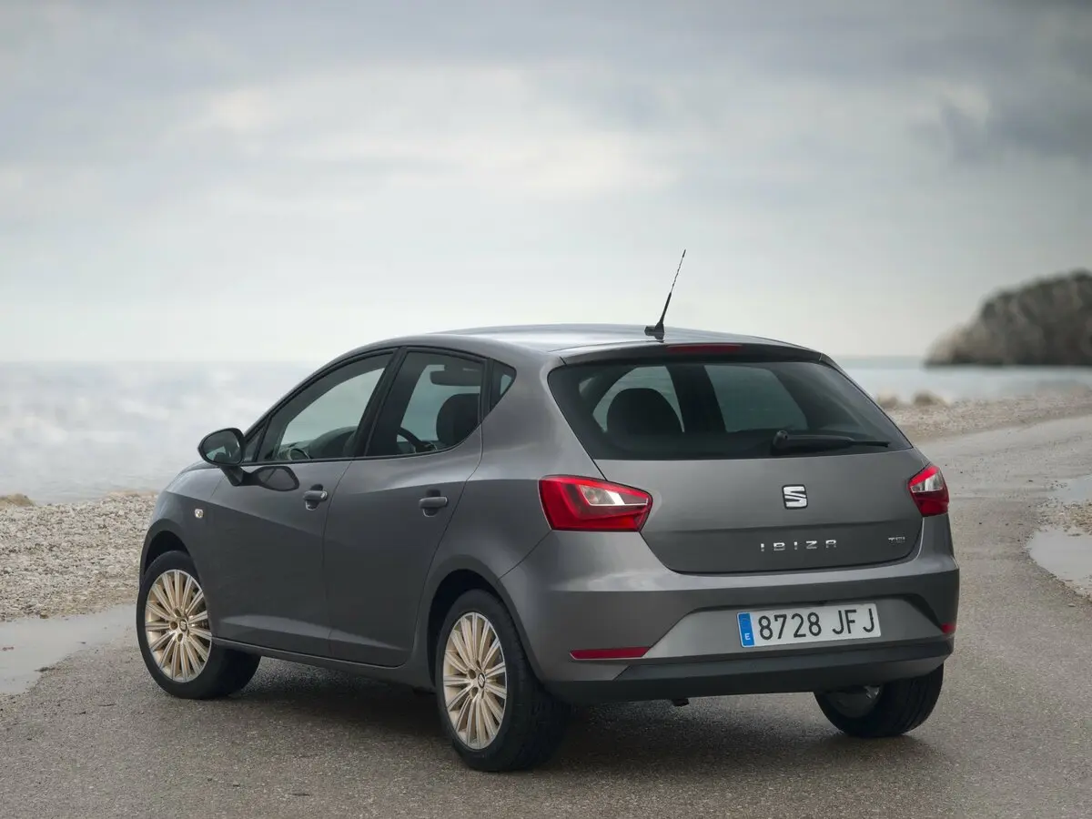 SEAT Ibiza IV Рестайлинг 2 Хэтчбек 5 дв. — 照片 3