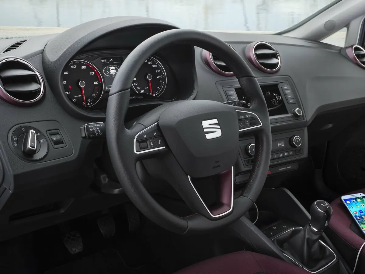 SEAT Ibiza IV Рестайлинг 2 Универсал 5 дв. — 照片 6