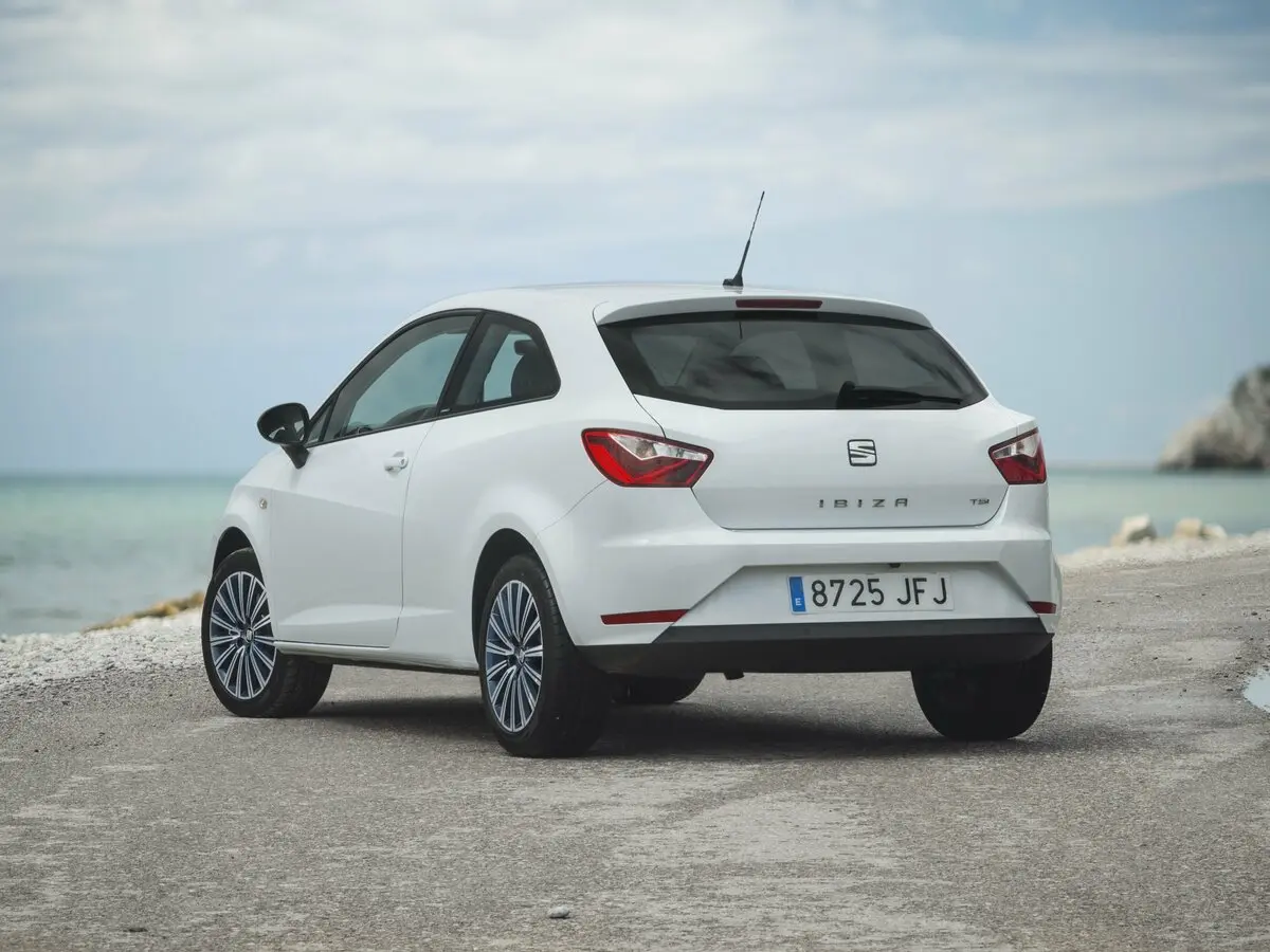 SEAT Ibiza IV Рестайлинг 2 Хэтчбек 3 дв. — сүрөт 4