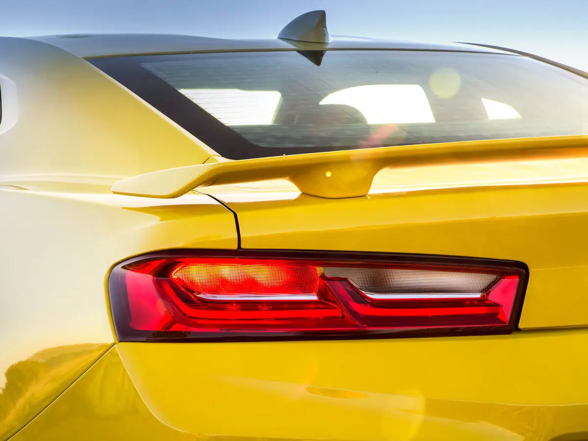 Chevrolet Camaro VI Купе — сүрөт 15