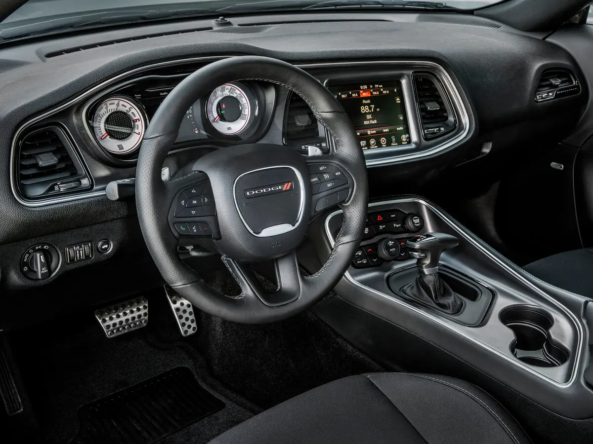 Dodge Challenger III Рестайлинг 2 Купе — сүрөт 7