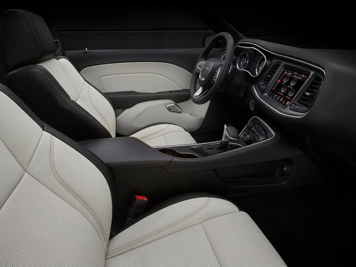 Dodge Challenger III Рестайлинг 2 Купе — сүрөт 8