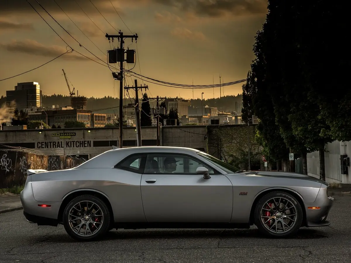 Dodge Challenger III Рестайлинг 2 Купе SRT — сүрөт 2