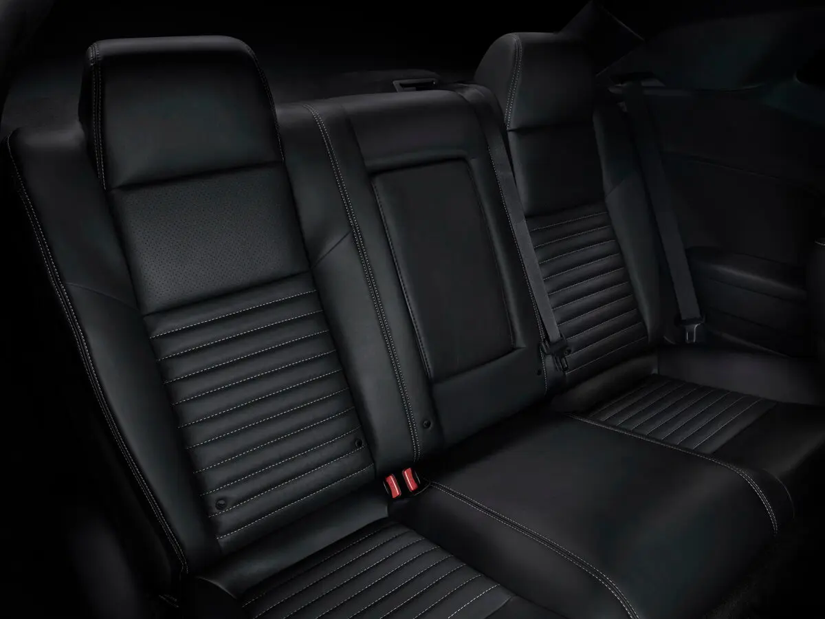 Dodge Challenger III Рестайлинг Купе SRT8 — photo 9