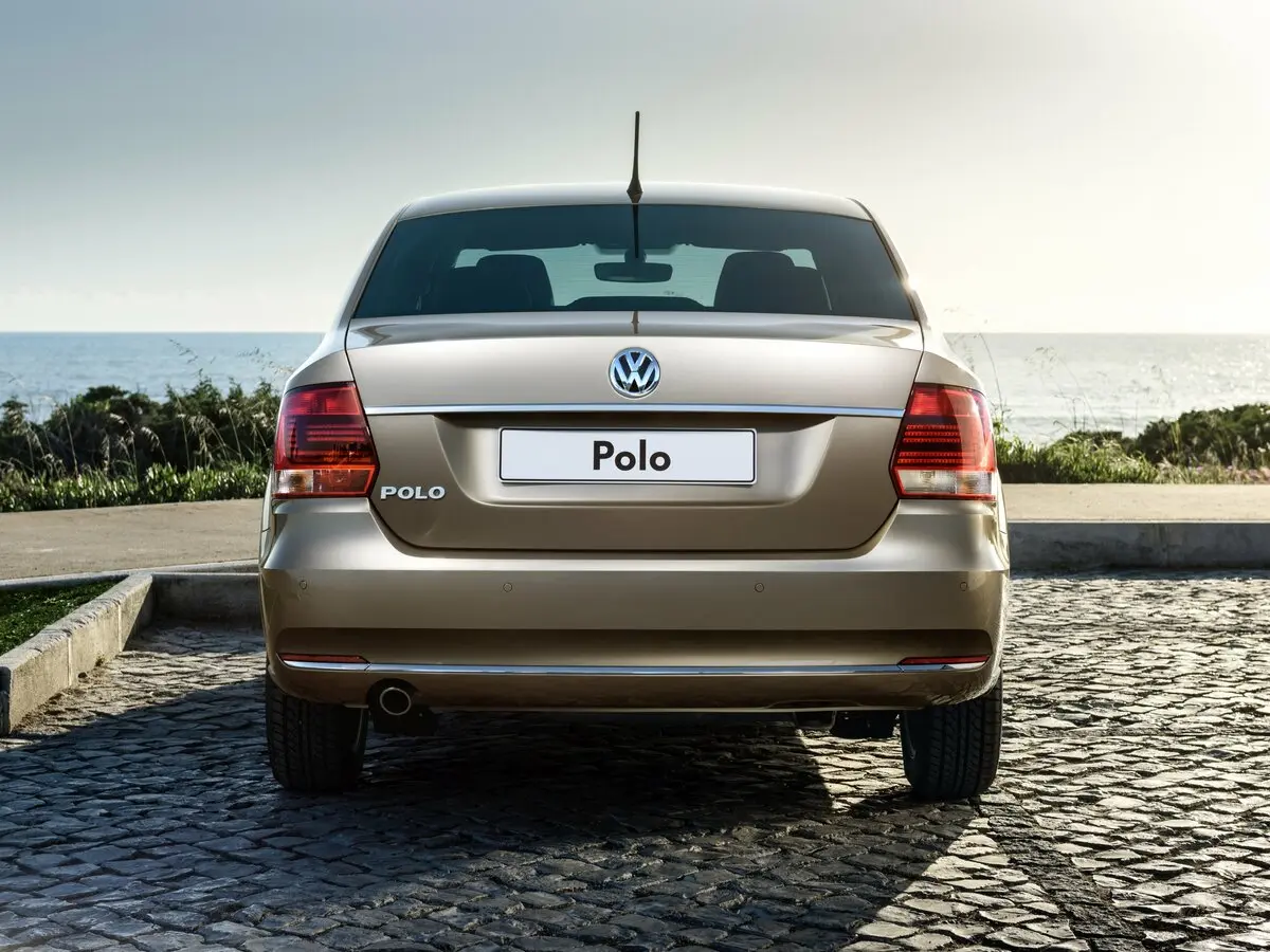 Volkswagen Polo V Рестайлинг Седан — фото 4