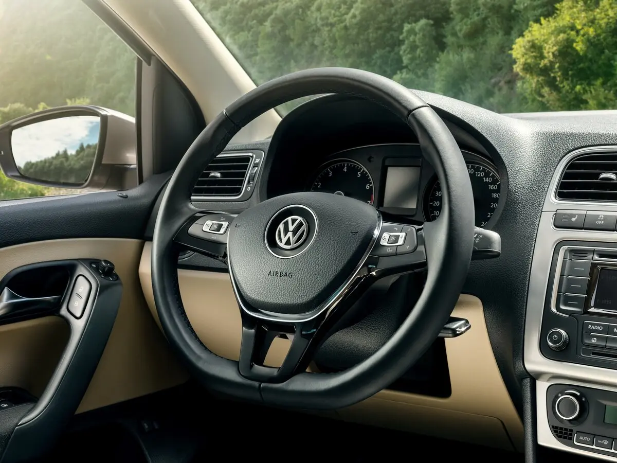 Volkswagen Polo V Рестайлинг Седан — фото 8