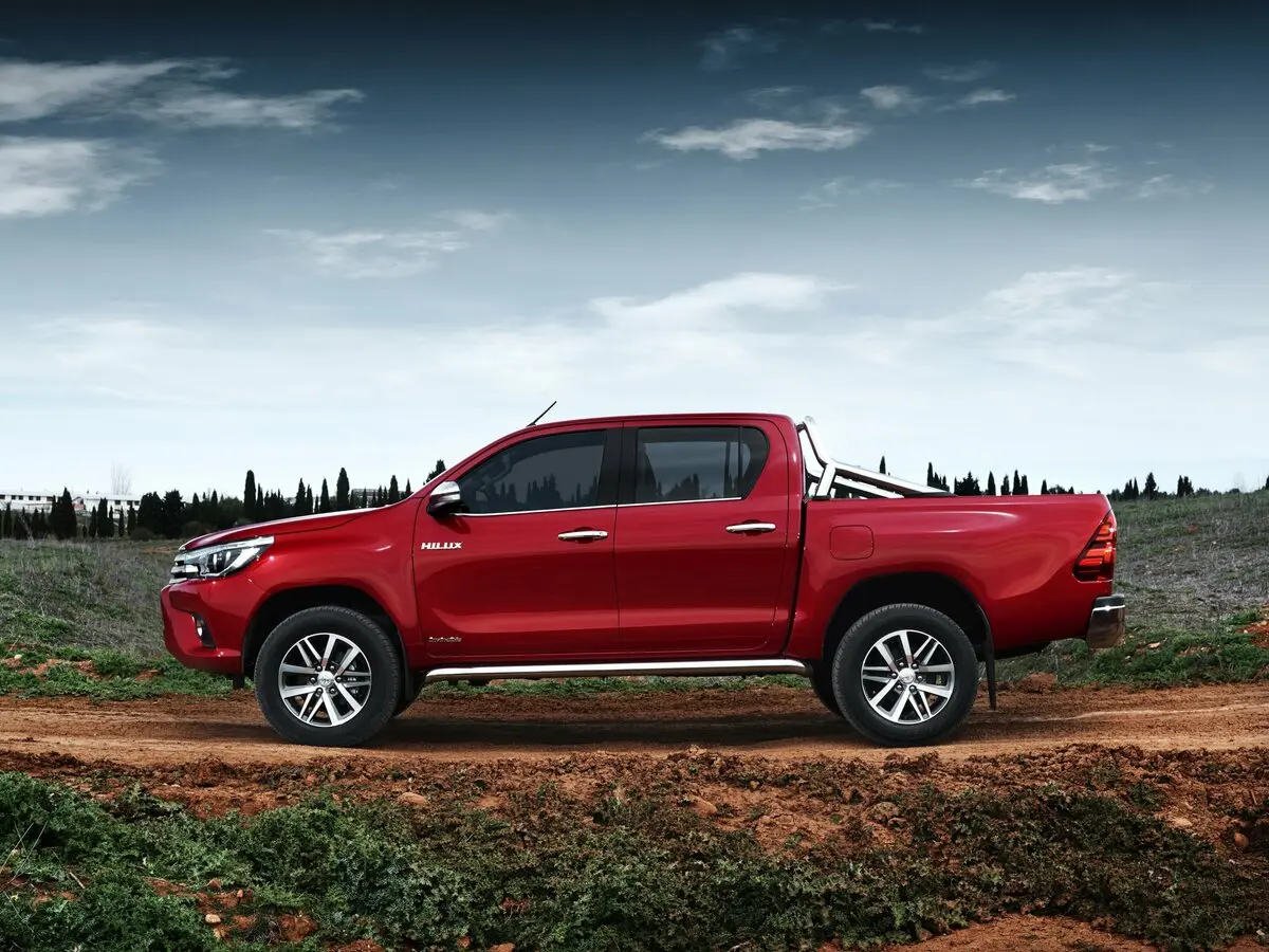 Toyota Hilux VIII Пикап Двойная кабина — сүрөт 2