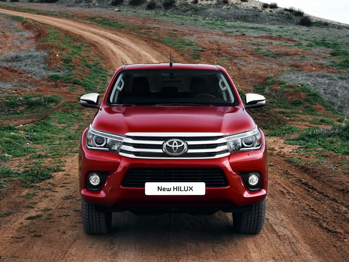Toyota Hilux VIII Пикап Двойная кабина — сүрөт 3