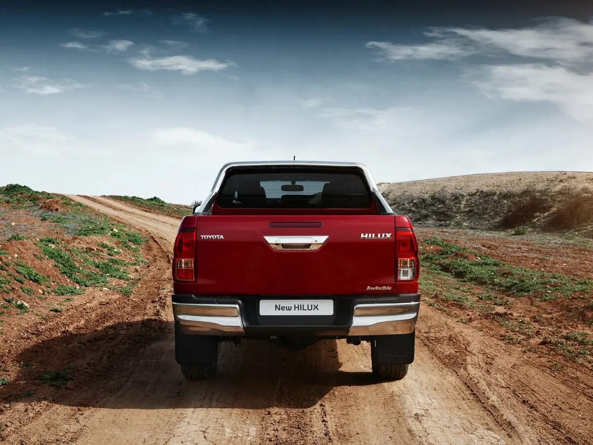 Toyota Hilux VIII Пикап Двойная кабина — сүрөт 4