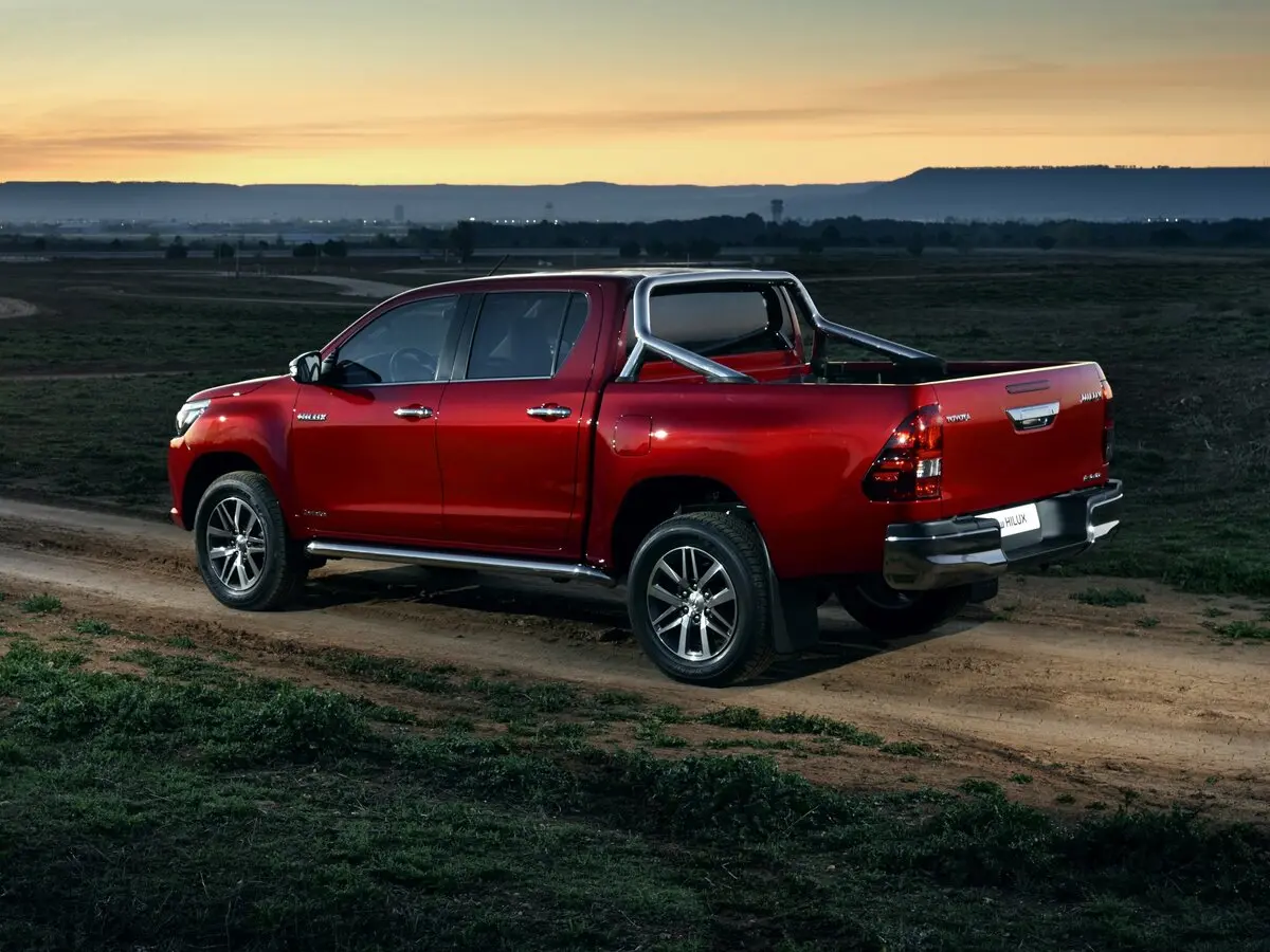 Toyota Hilux VIII Пикап Двойная кабина — сүрөт 5