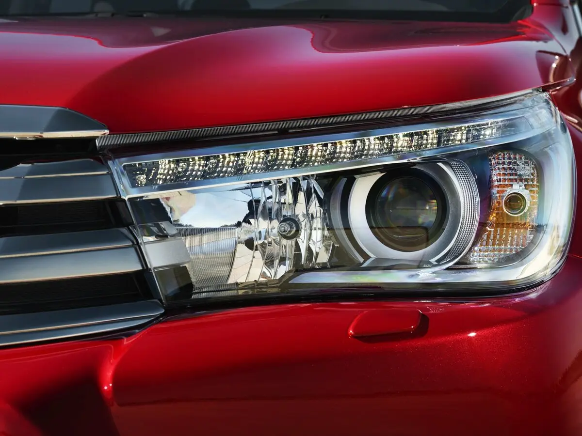 Toyota Hilux VIII Пикап Двойная кабина — сүрөт 16