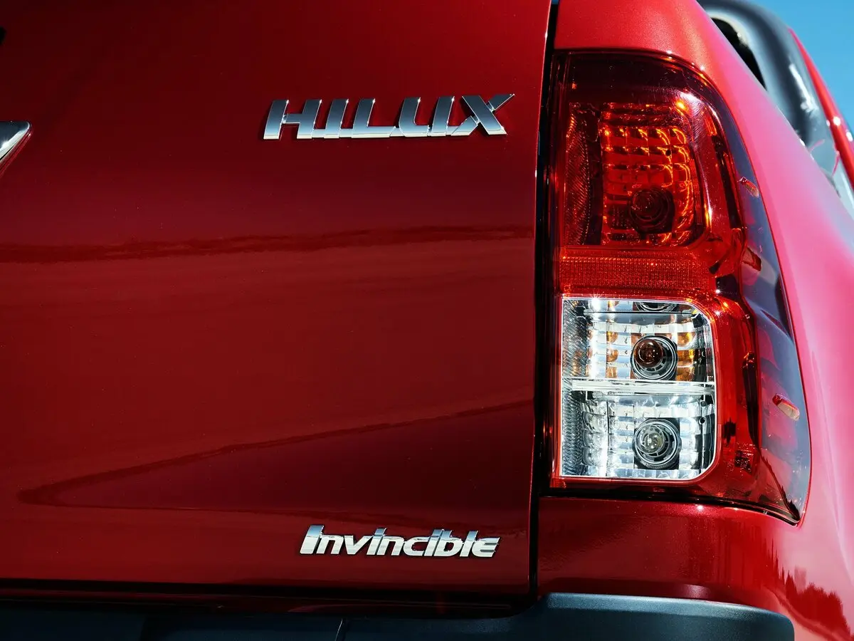 Toyota Hilux VIII Пикап Двойная кабина — сүрөт 17