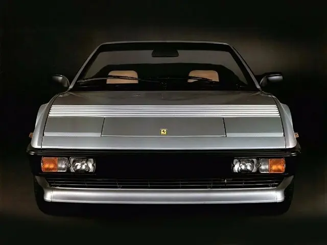Ferrari Mondial 1980 – 1993 Кабриолет — сүрөт 3
