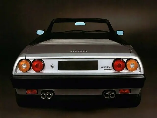 Ferrari Mondial 1980 – 1993 Кабриолет — сүрөт 4