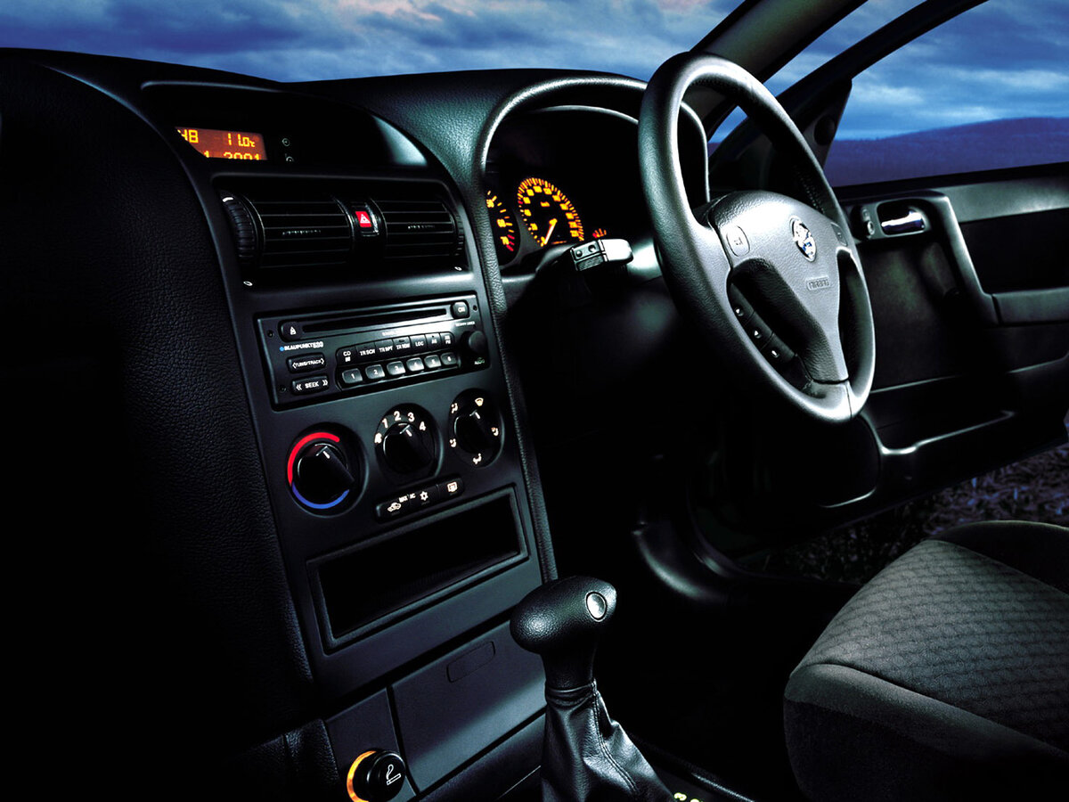 Holden Astra IV (TS) Седан — фото 6