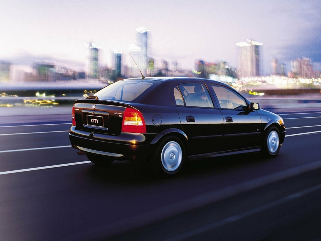 Holden Astra IV (TS) Хэтчбек 5 дв. — фото 5