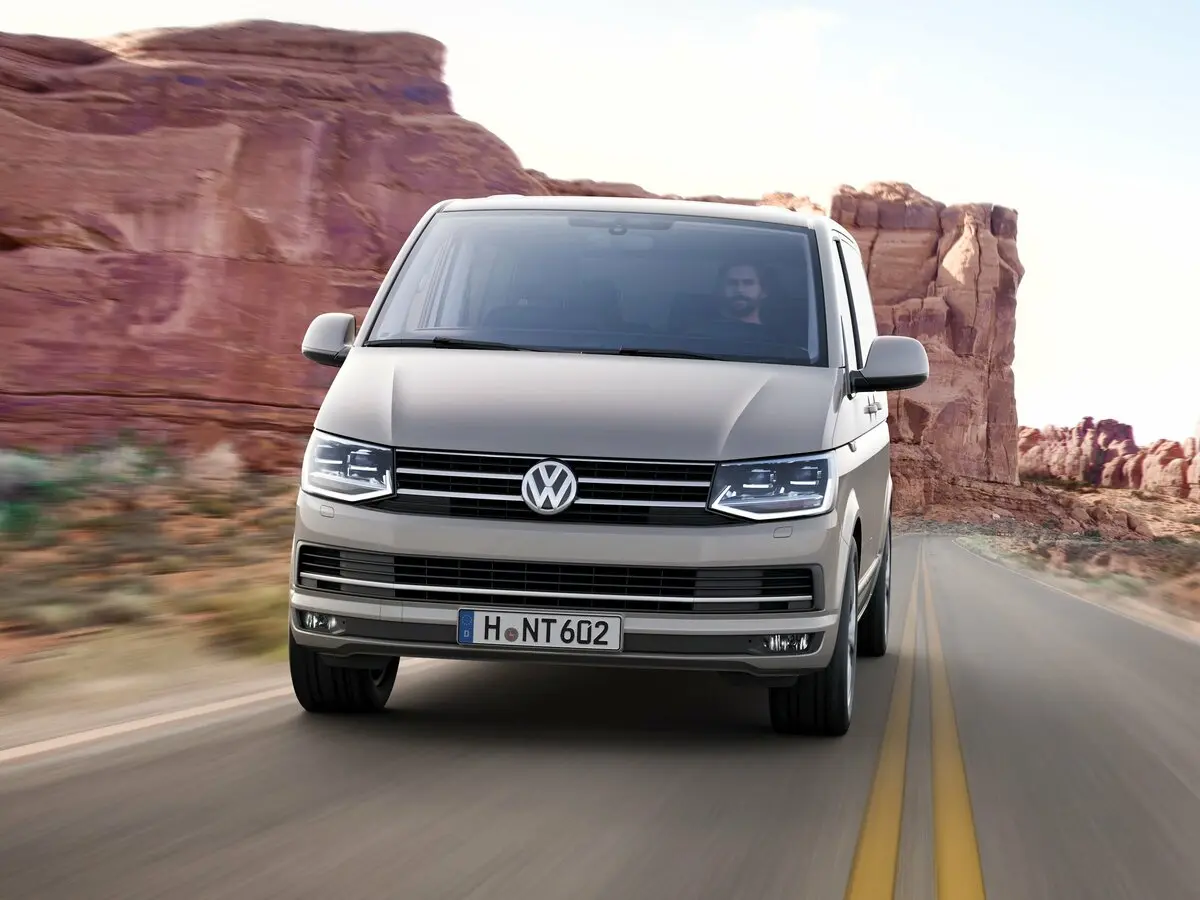 Volkswagen Multivan T6 Минивэн — фото 3