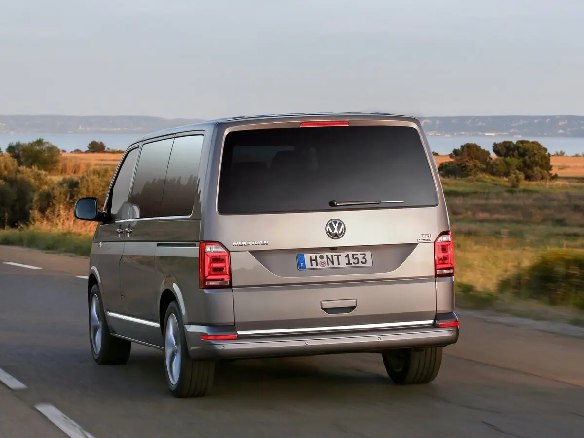 Volkswagen Multivan T6 Минивэн — фото 4