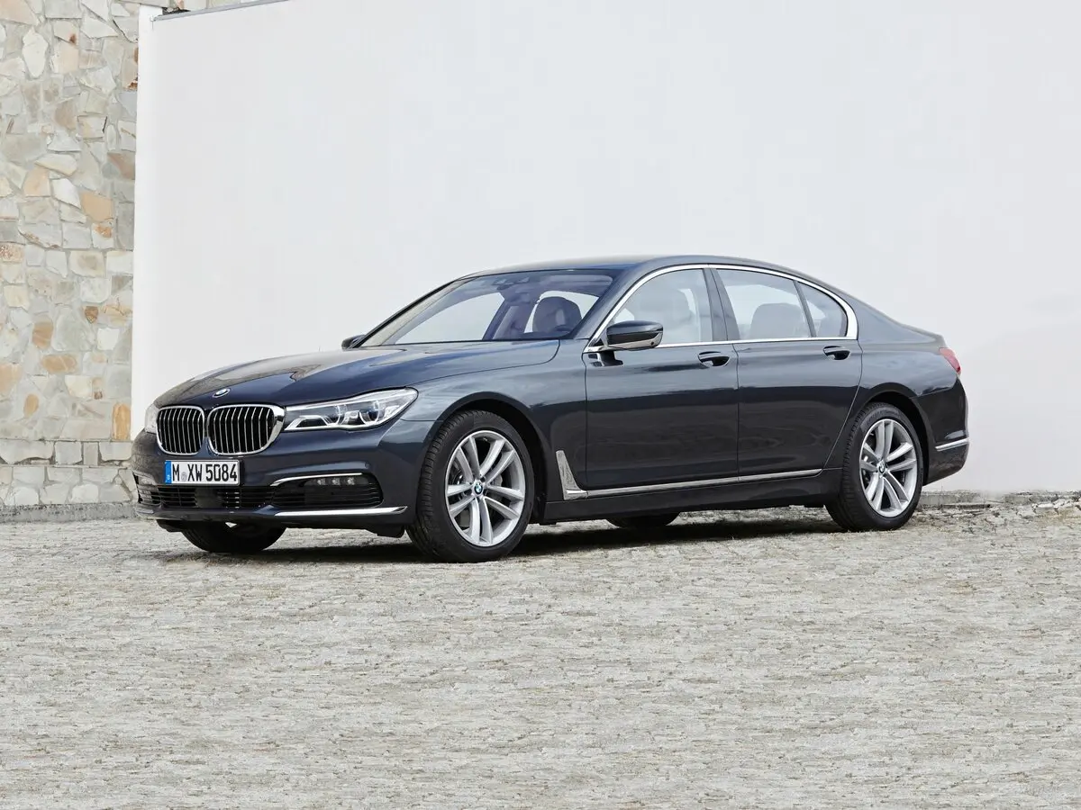 BMW 7 серии VI (G11/G12) Седан